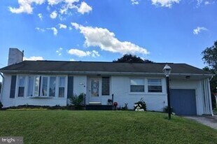 1130 Ruxton Rd in York, PA - Building Photo