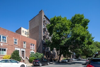 32-86 33rd St in Astoria, NY - Building Photo - Building Photo