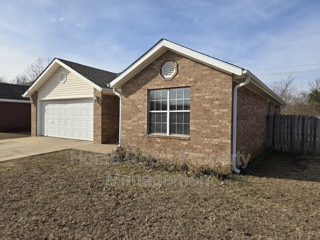 1421 S Jasmine Ln in Fayetteville, AR - Building Photo - Building Photo