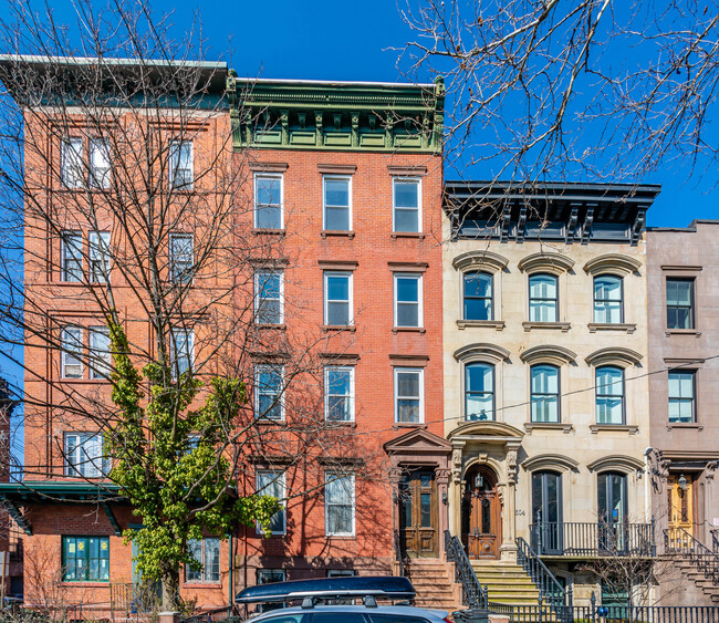 502 Hudson St in Hoboken, NJ - Building Photo - Building Photo