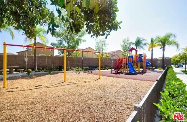 10533 Maple Ln in Santa Fe Springs, CA - Building Photo - Building Photo