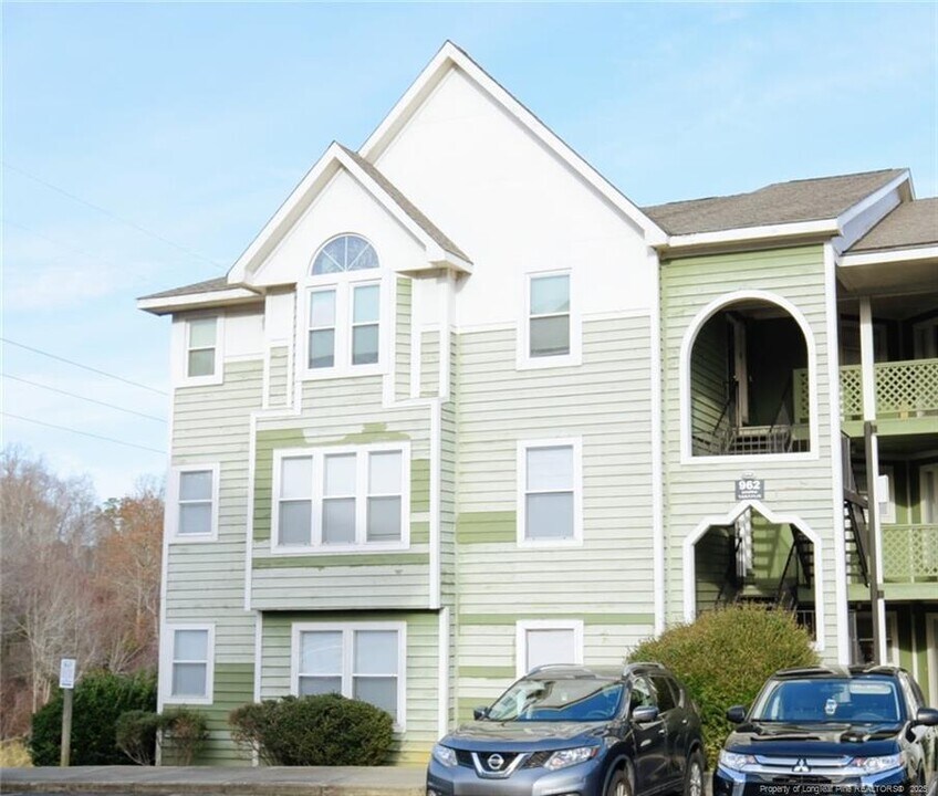 962 Stewarts Creek Dr in Fayetteville, NC - Building Photo