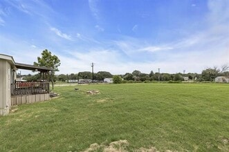 621 New Highland Rd in Springtown, TX - Building Photo - Building Photo