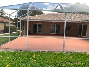 9840 NW 28th Ct in Coral Springs, FL - Foto de edificio - Building Photo