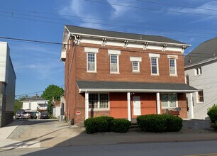 415 S Main St, Unit A in Greensburg, PA - Foto de edificio - Building Photo