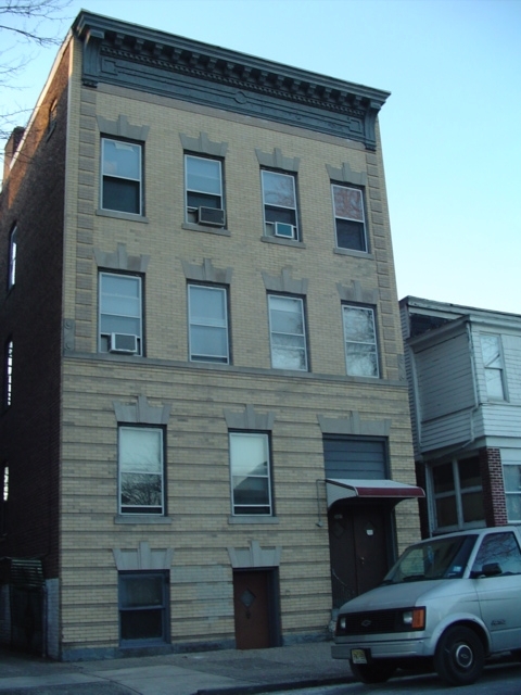 301 Shepard Ave in East Orange, NJ - Foto de edificio