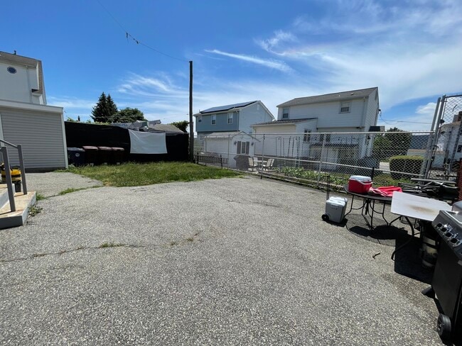 56 Warren St, Unit 1