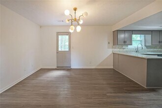 7156 Whitfield Dr in Riverdale, GA - Building Photo - Building Photo