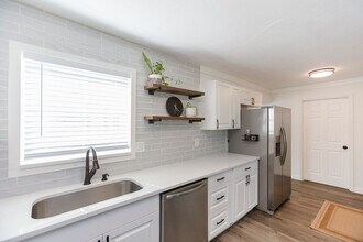 553 Peacock Rd in Daytona Beach, FL - Building Photo - Building Photo