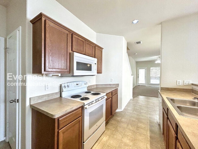 2226 Hidden Meadow in New Braunfels, TX - Building Photo - Building Photo