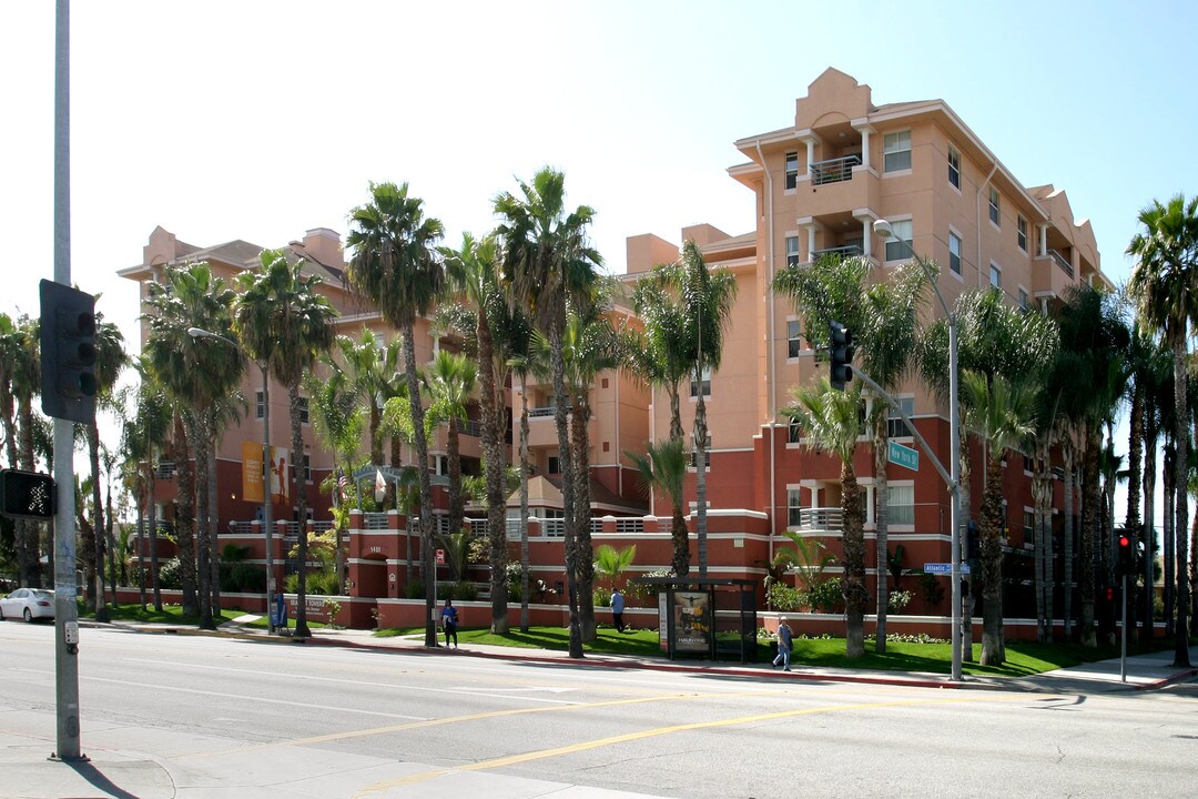 Sea Mist Towers in Long Beach, CA - Building Photo