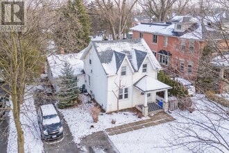 24 Maple St in Aurora, ON - Building Photo - Building Photo