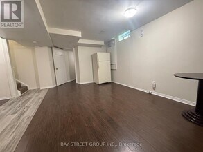 5327 Landsborough Ave in Mississauga, ON - Building Photo - Building Photo