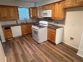 9027 Cardella Ave in Dallas, TX - Building Photo - Building Photo