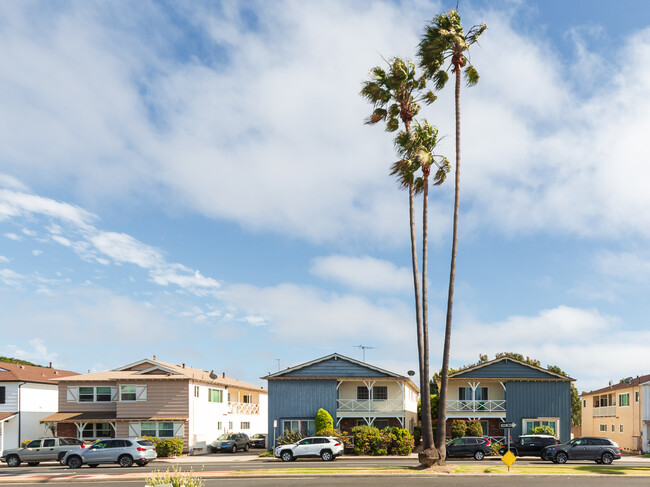 1240 Manhattan Beach Blvd in Manhattan Beach, CA - Building Photo - Building Photo