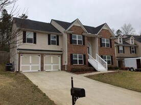 607 Hemlock Ct in Villa Rica, GA - Building Photo