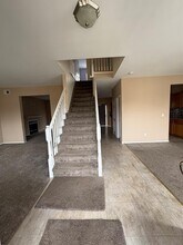 1 Lilac Ln in Holtsville, NY - Building Photo - Building Photo