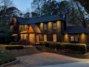 1219 Moores Mill Rd NW in Atlanta, GA - Building Photo - Building Photo
