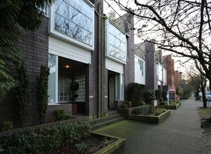 816-834 7th Ave W in Vancouver, BC - Building Photo - Building Photo