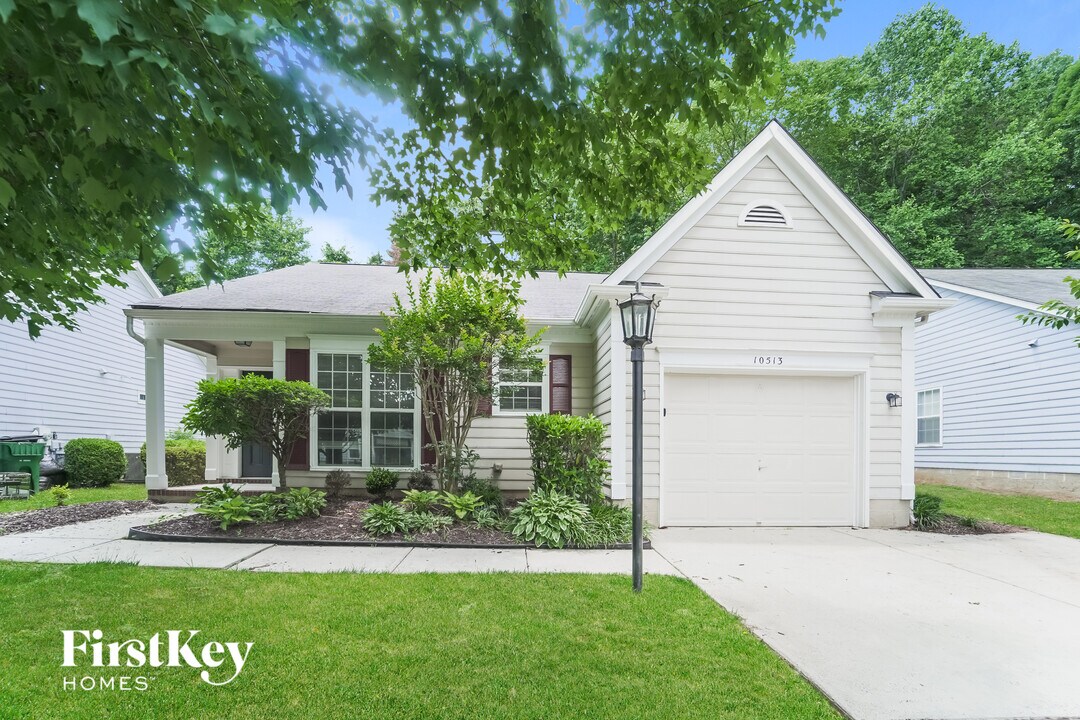 10513 Brawley Ln in Charlotte, NC - Foto de edificio