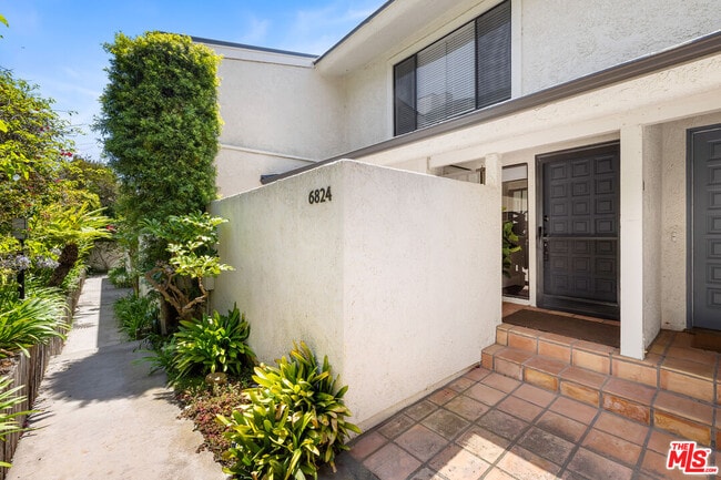 6824 Las Olas Way in Malibu, CA - Building Photo - Building Photo