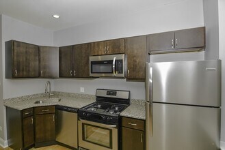 2958 N Washtenaw Ave in Chicago, IL - Building Photo - Building Photo