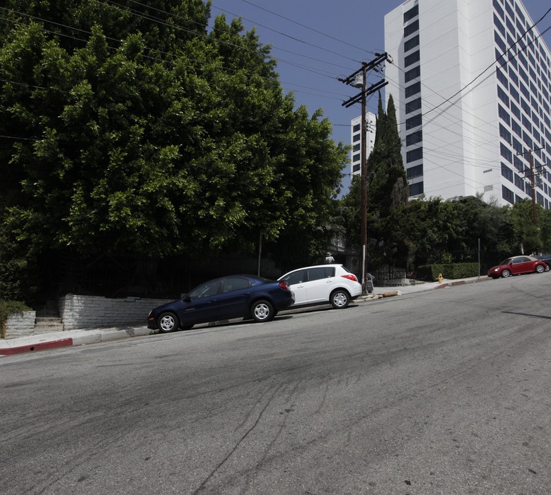 French Hill Apartments in West Hollywood, CA - Building Photo