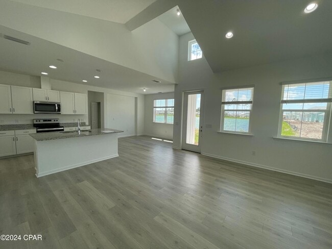 8656 Weekend Dr, Unit NA in Panama City Beach, FL - Building Photo - Building Photo
