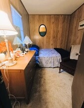 305 E 25th St in Hibbing, MN - Foto de edificio - Building Photo