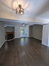105 Heather Way in Yorktown, VA - Building Photo - Building Photo