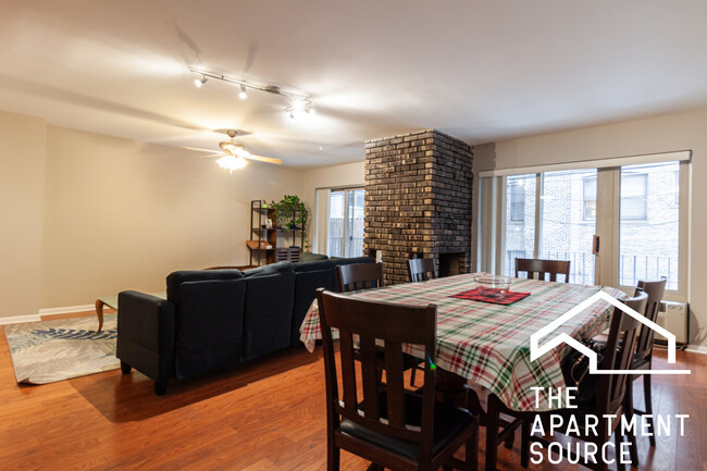 435 W Oakdale Ave in Chicago, IL - Building Photo - Building Photo