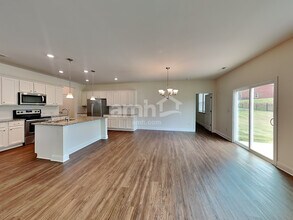 4911 Trayton Ave in Gastonia, NC - Foto de edificio - Building Photo