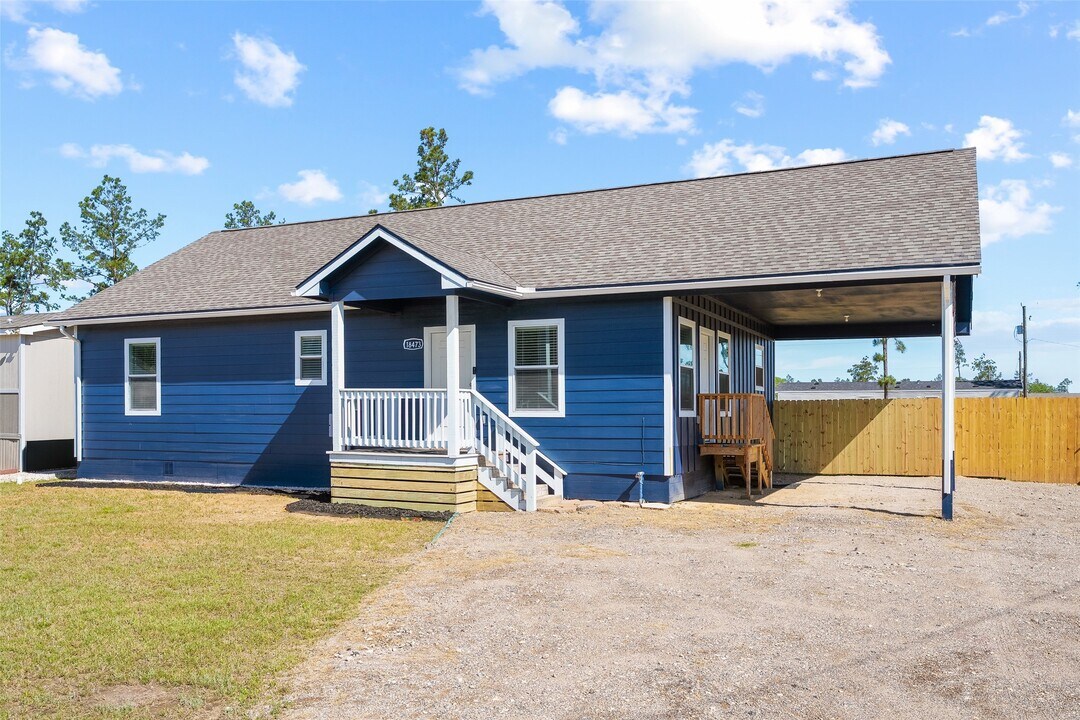 18473 Novarra Dr in Conroe, TX - Building Photo