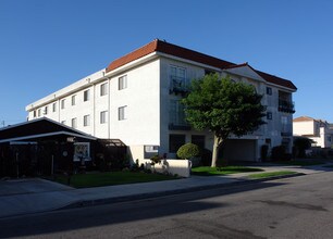 4856 W 117th St in Hawthorne, CA - Foto de edificio - Building Photo