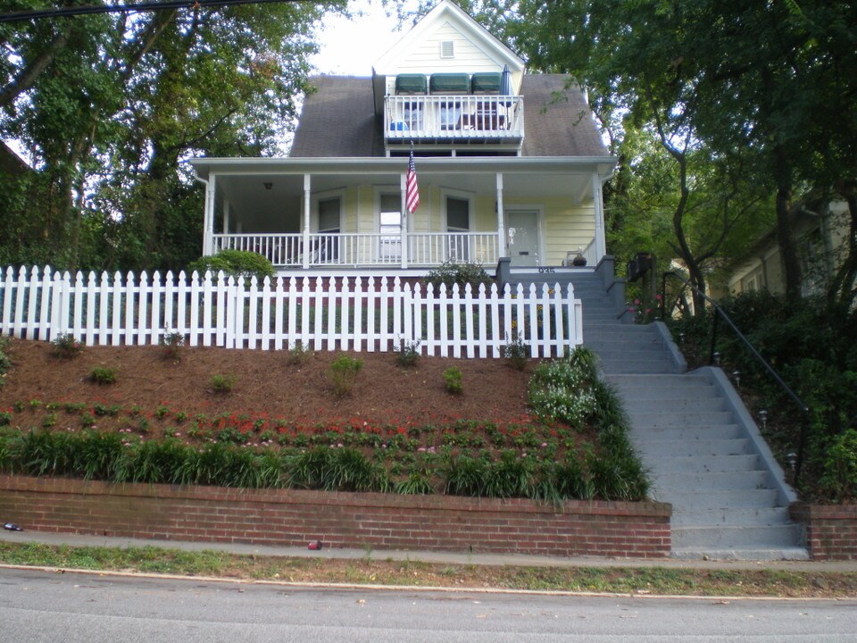 990 Greenwood Ave in Atlanta, GA - Foto de edificio