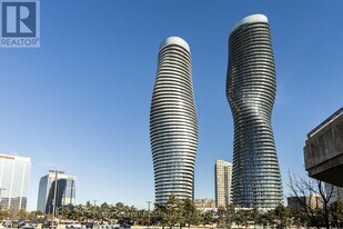 70 Absolute Ave in Mississauga, ON - Building Photo