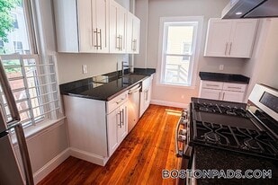 23A Kelly Rd in Cambridge, MA - Building Photo