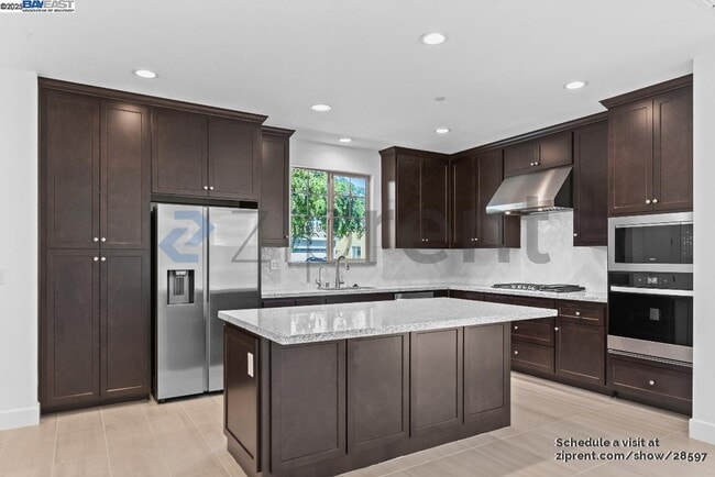 552 N Andalusia Way in Tracy, CA - Building Photo - Building Photo