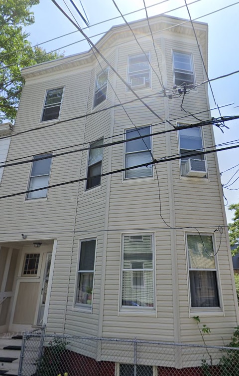 38 Jefferson St, Unit 1 in Cambridge, MA - Foto de edificio - Building Photo
