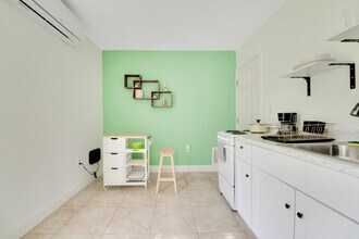 275 NW 81st St. in Miami, FL - Building Photo - Building Photo
