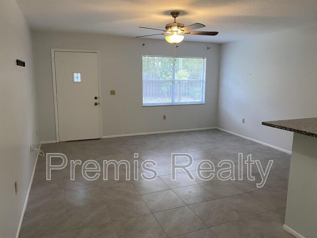 2360 Maben Cir in Palm Harbor, FL - Building Photo - Building Photo