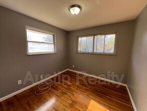 4222 Wright Ave in St. Ann, MO - Building Photo - Building Photo