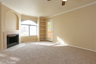 Camden San Paloma in Scottsdale, AZ - Building Photo - Interior Photo