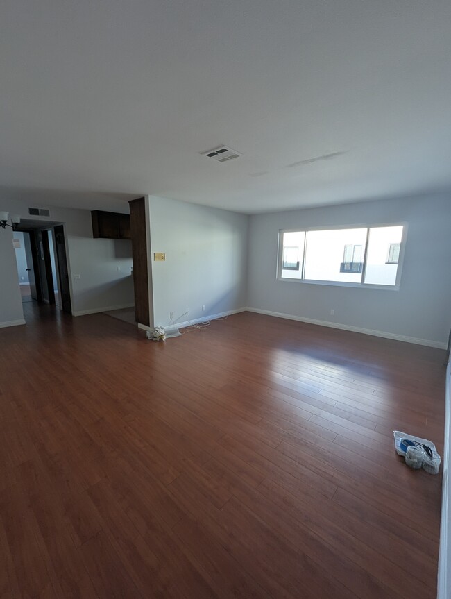 634 E Angeleno Ave, Unit E in Burbank, CA - Building Photo - Building Photo