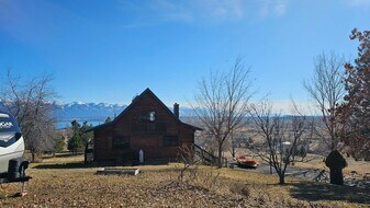 40781 Fox Johnson Rd in Polson, MT - Building Photo