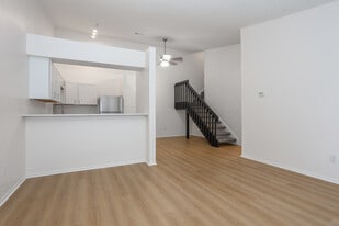 Coventry Apartments in Newark, OH - Building Photo