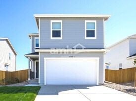 10064 Abilene St in Commerce City, CO - Building Photo