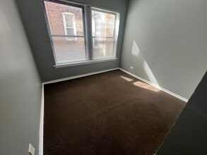 6908 S Michigan Ave in Chicago, IL - Foto de edificio - Building Photo