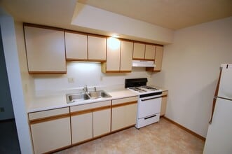 427 S Silverwood Ln in Goshen, IN - Building Photo - Building Photo