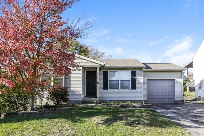 property at 4880 River Trail Ct